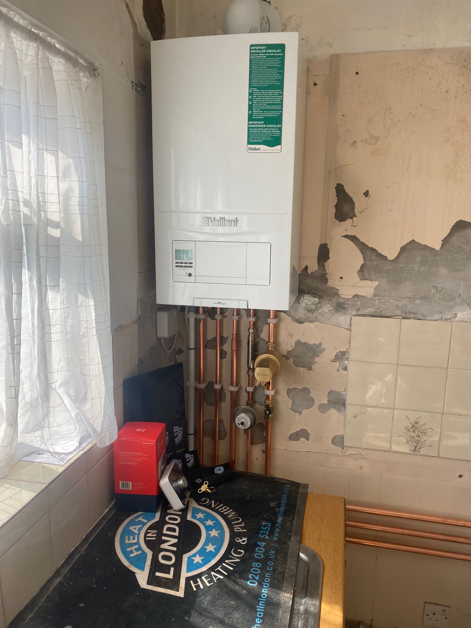 Vaillant 830 Boiler and Hive Thermostat Install - Sutton