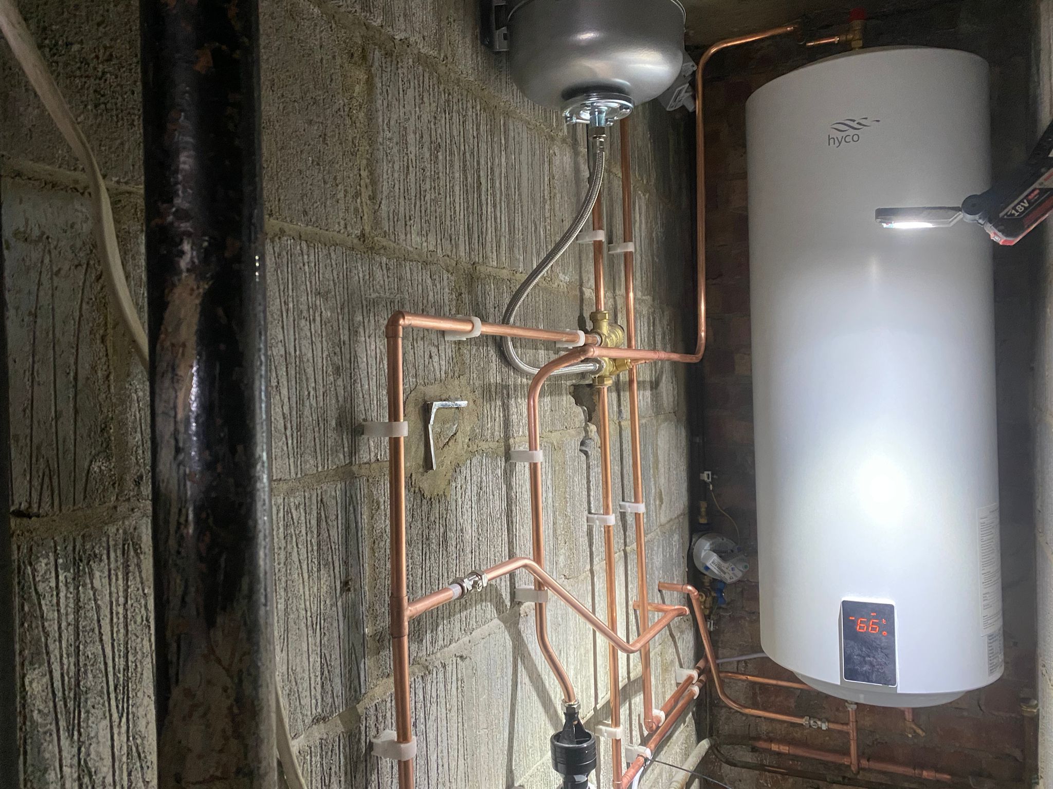 Unvented Hot Water Cylinder - Wallington